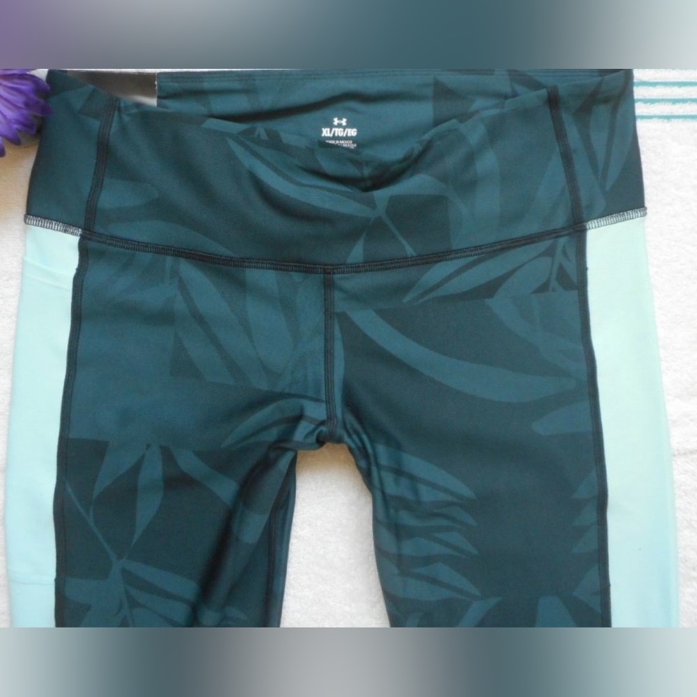 Women's HeatGear® Crop Deep Cyan/Breeze
Legging | Under Armour NWOT-Sz XL - Picture 11 of 16